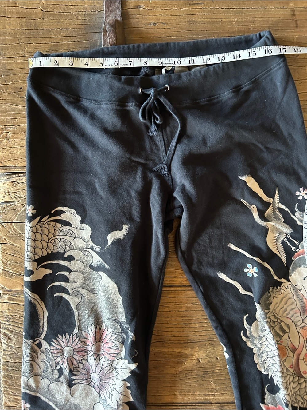 Asian inspired Black Floral Dragon Print sweatpants - Picture 9 of 9